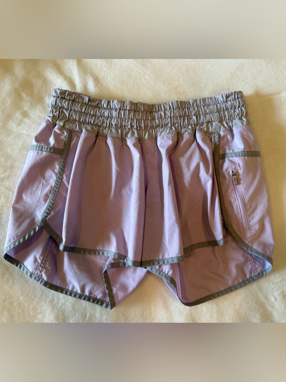 Lululemon tracker shorts